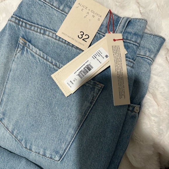 Alice + Olivia Light Blue Wide Leg Jeans - Picture 2 of 4